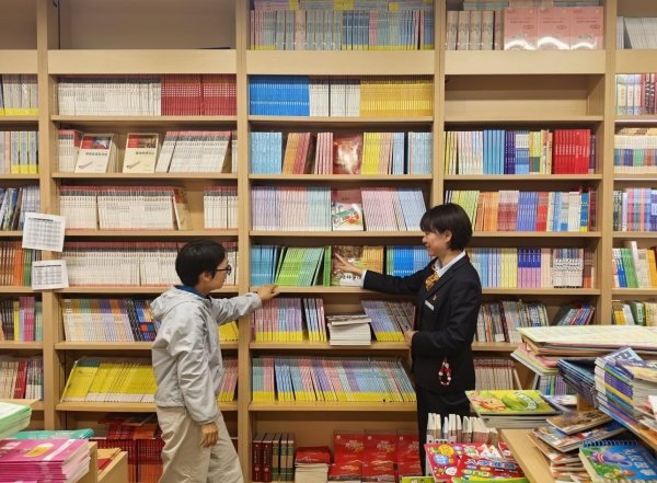普惠赋能，建行龙里支行助力图书小微企业成长