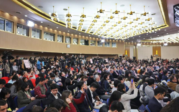 乱局之中谋定力, 大国外交显担当 | 新京报社论